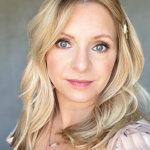 Meet your Posher, Yvonne - Picture 2 of 3